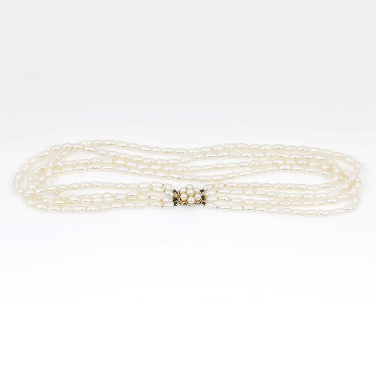 COLLIER, odlade sötvattenspärlor med lås i 14K guld.