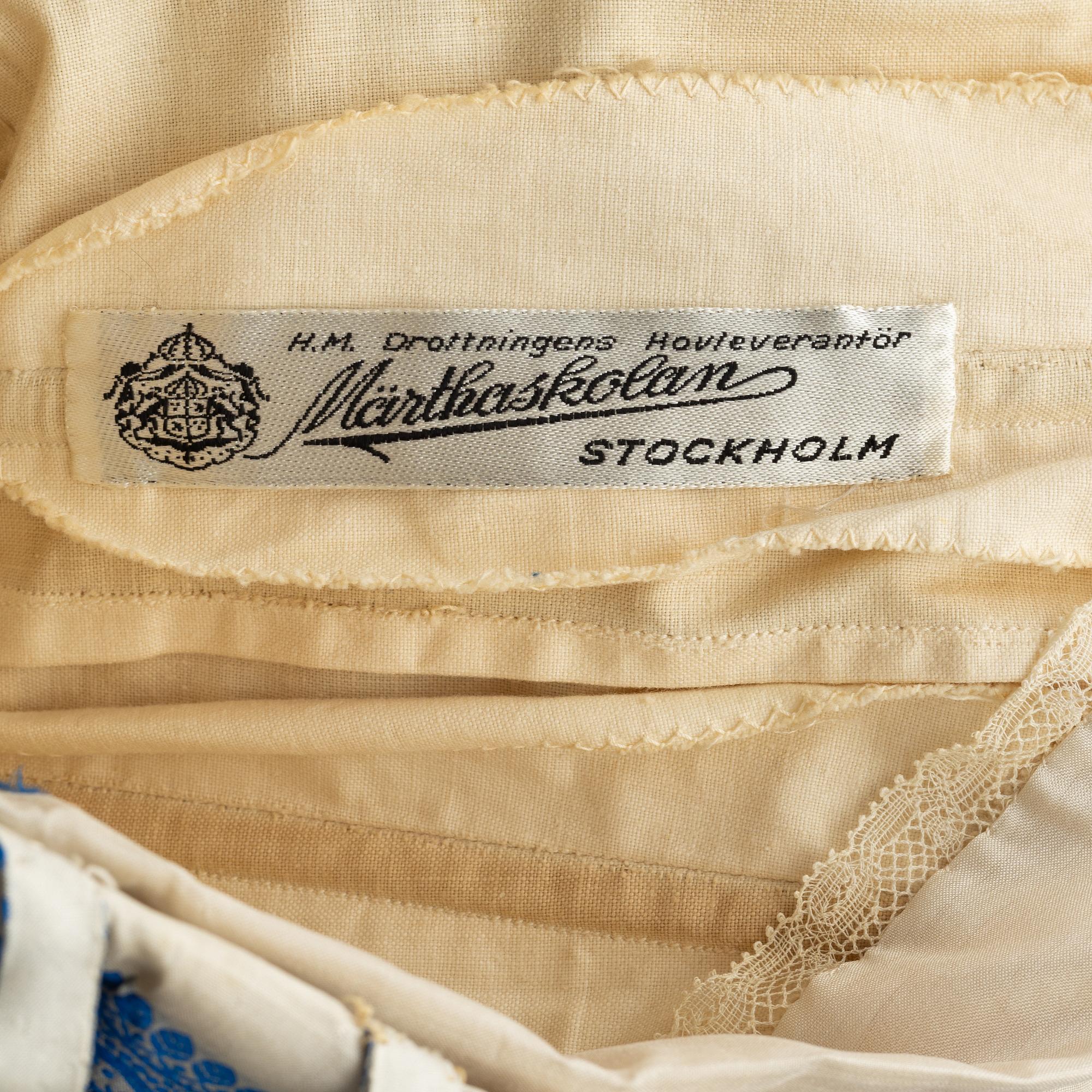 Märthaskolan, a blue and white 1950's-/60's dress.