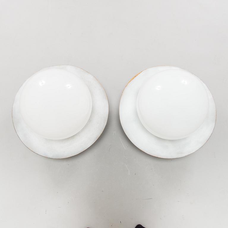 Paavo Tynell, vägg/taklampor, ett par, utebelysning, Idman 1900-talets mitt.