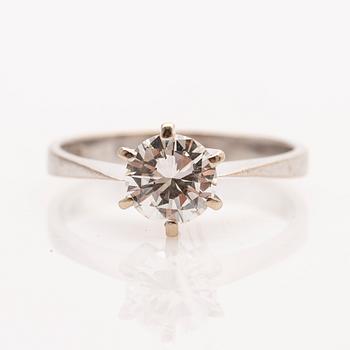 Ring, 14K gold with brilliant-cut diamond.