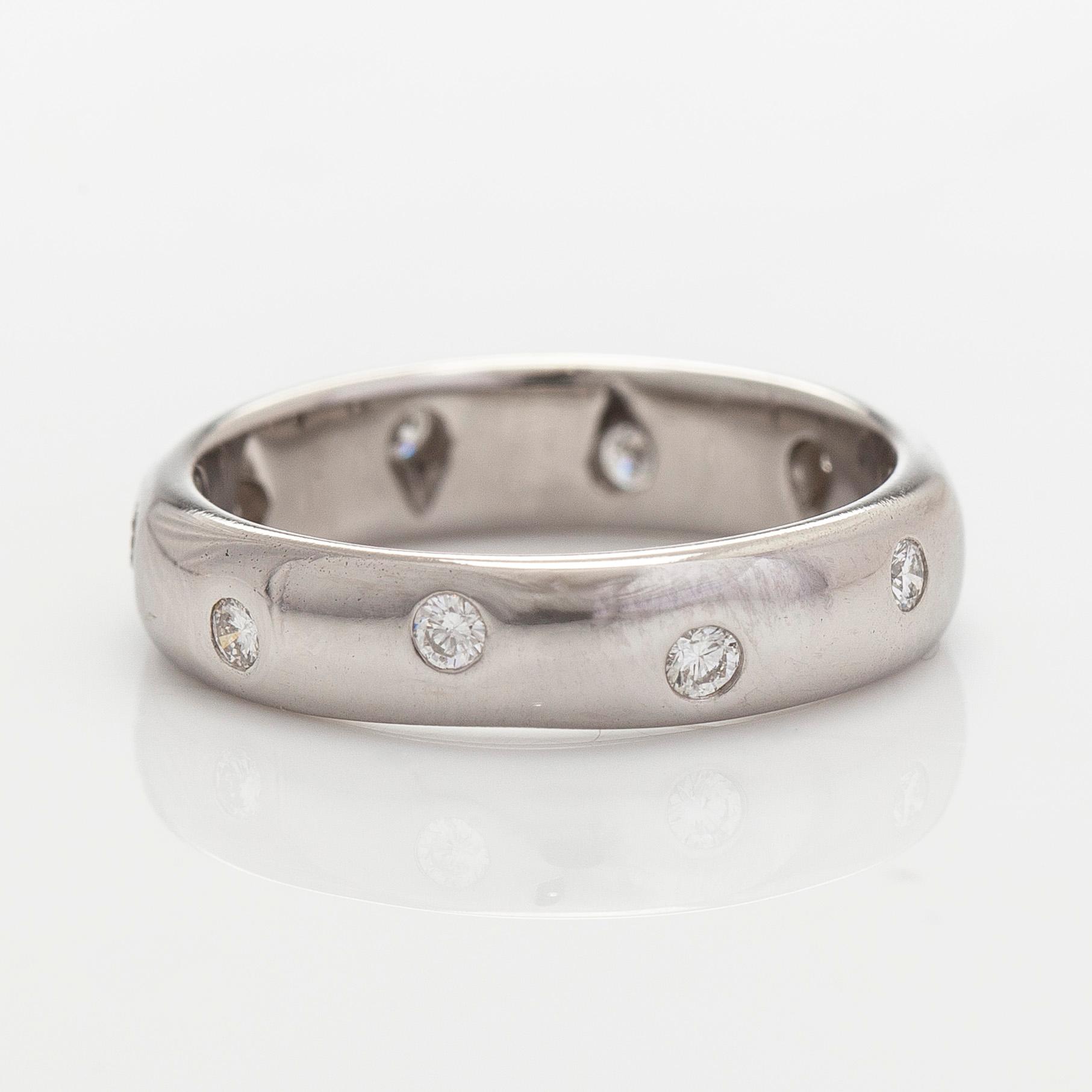 Tiffany & Co, a platinum 'Etoile' ring with brilliant-cut diamonds.