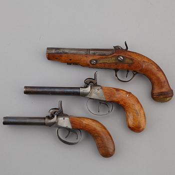 SLAGLÅSPISTOLER, 3 st, 1800-tal.