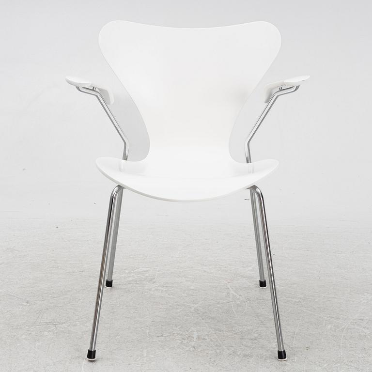 Arne Jacobsen, karmstol, "Sjuan", Fritz Hansen, Danmark, 2002.