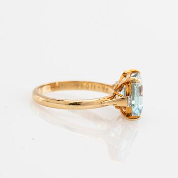 Ring, 18K gold with aquamarines and diamonds.