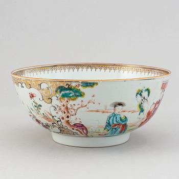 A famille rose punch bowl, Qing dynasty, Qianlong (1736-95).