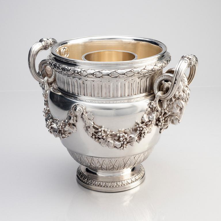 Praktfull vinkylare, silver, verkmästare Konstantin Linke, C.E. Bolin, Moskva 1893.
