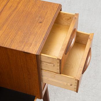 Svante Skogh, a model 315 dressing table from Aktiebolaget Slutarps Möbelindustri, Sweden, 1950's/60's.