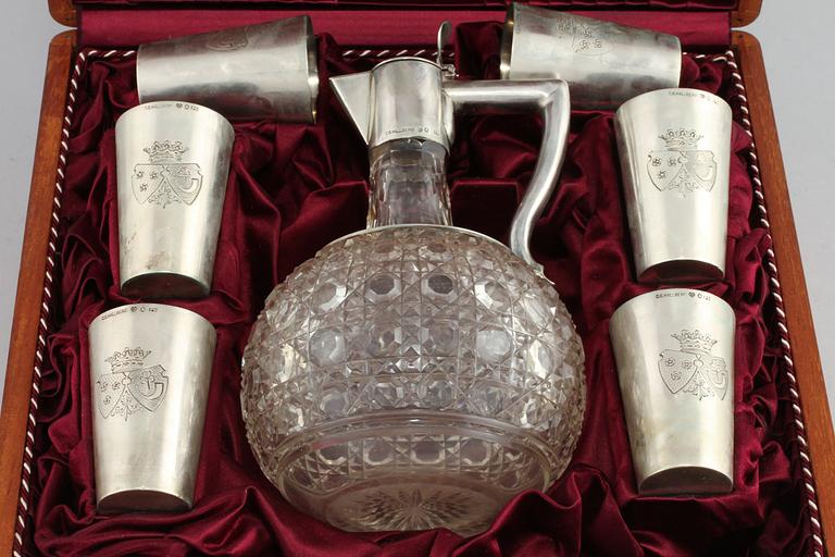 ETUI med KANNA och BÄGARE, silver och glas, C.G Hallberg, Stockholm 1892 - 1893.