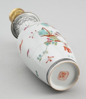 BORDSLAMPA, porslin, Kina, 1900/2000-tal.