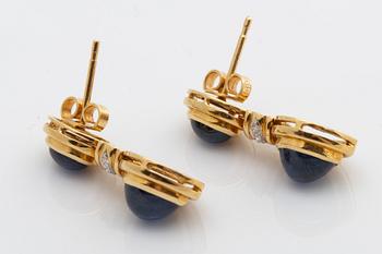 EARRINGS 18K gold 4 cabochon-cut sapphires and brilliant-cut diamonds.