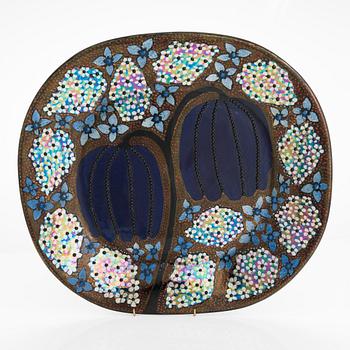 Birger Kaipiainen, a stoneware decorative dish signed Kaipiainen Arabia.