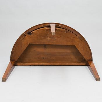 HALVMÅNEBORD, 2 st, Ryssland, 1800-talets första hälft.