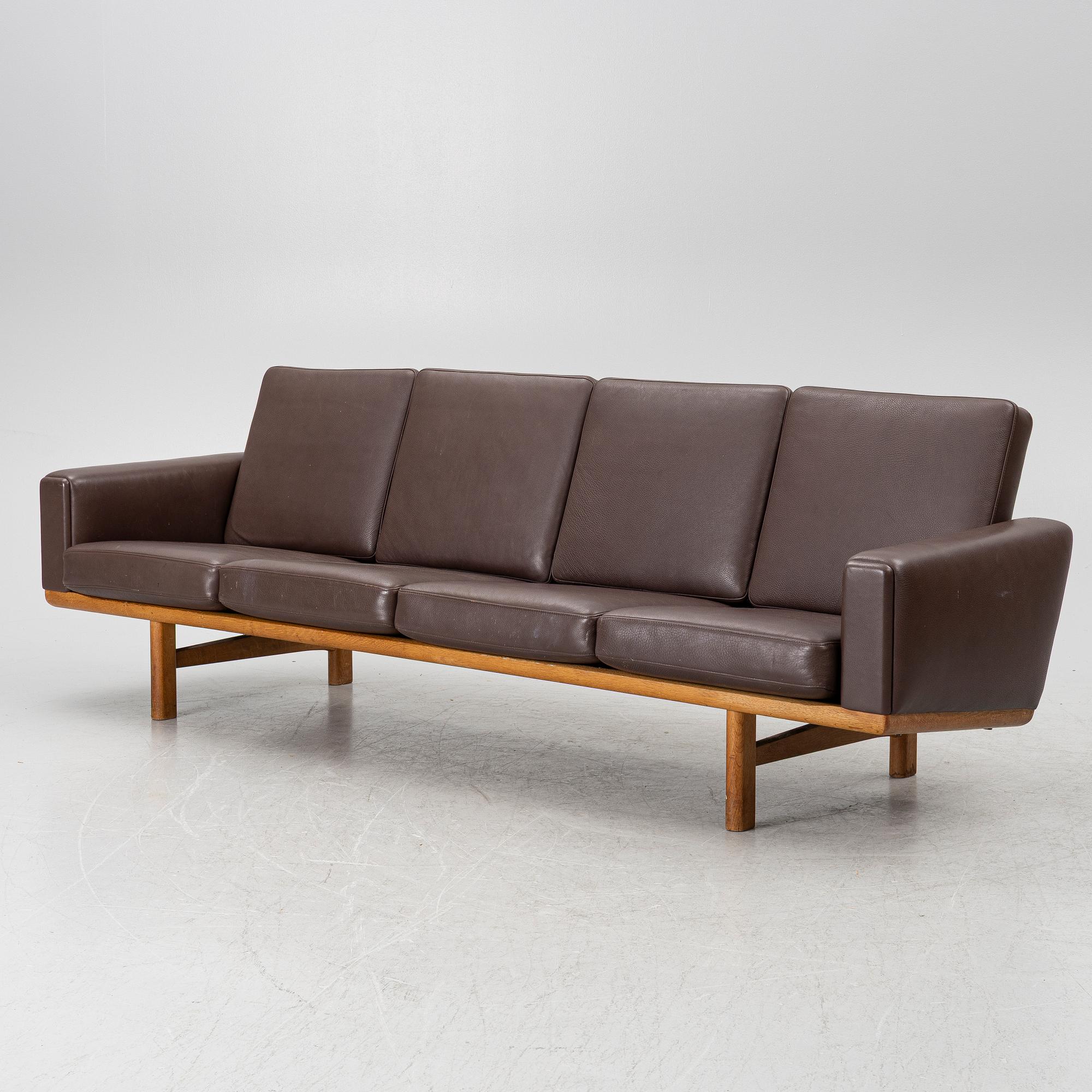 Hans J. Wegner, soffa "GE236" för Getama, Gedsted, Danmark 1900-talets senare del.