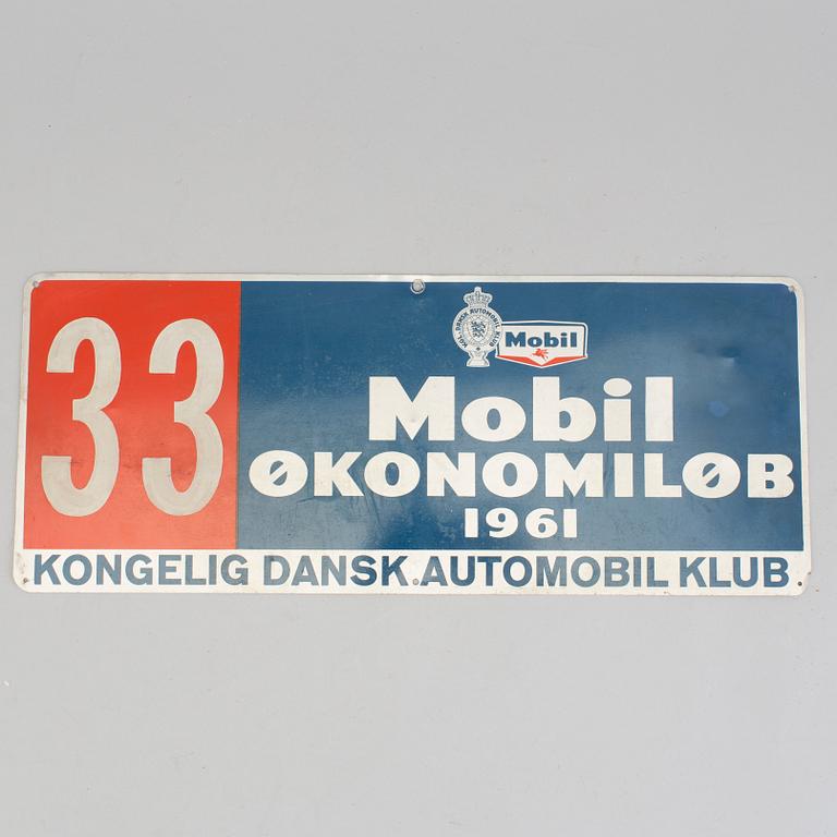 SKYLTAR, målad plåt, 1960-tal.