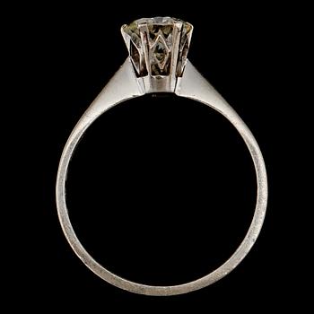 RING, 18k vitguld med briljantslipad diamant, 0.88 ct, Åkes Guldsmide, Göteborg, 1972. Vikt 3 g.