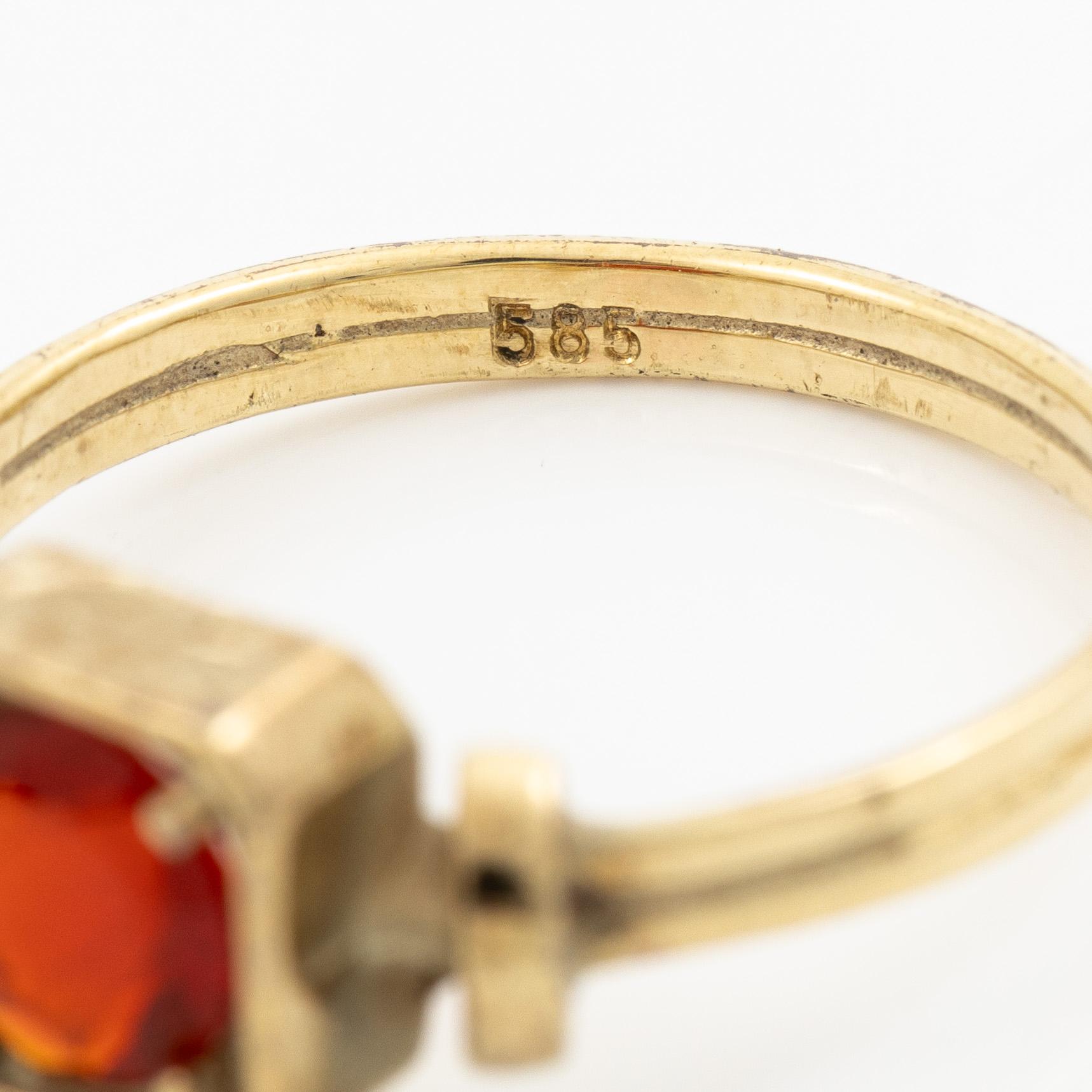 Ring, 14K gold with fire opal.