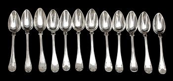 TESKEDAR, 12 st, snarlika, silver, Västerås 1800/1900-tal. Tot vikt ca 138 g.