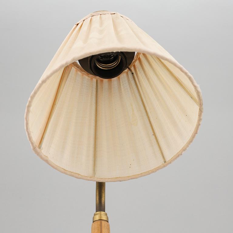 A late 20th Century table light.