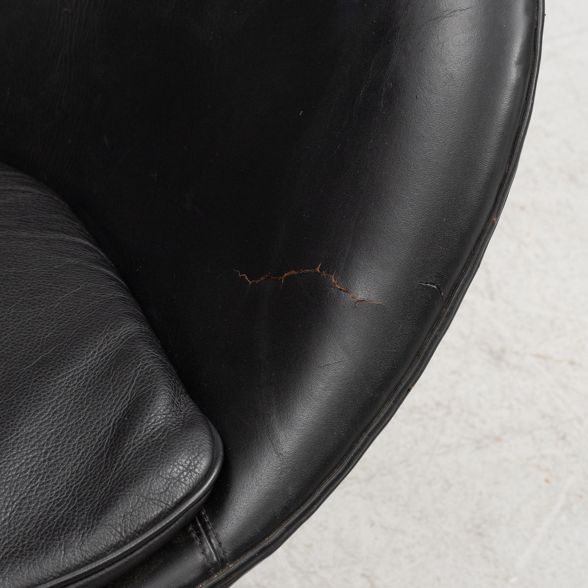 Arne Jacobsen, fåtölj, "Ägget/The Egg Chair", Fritz Hansen, Danmark 1971.