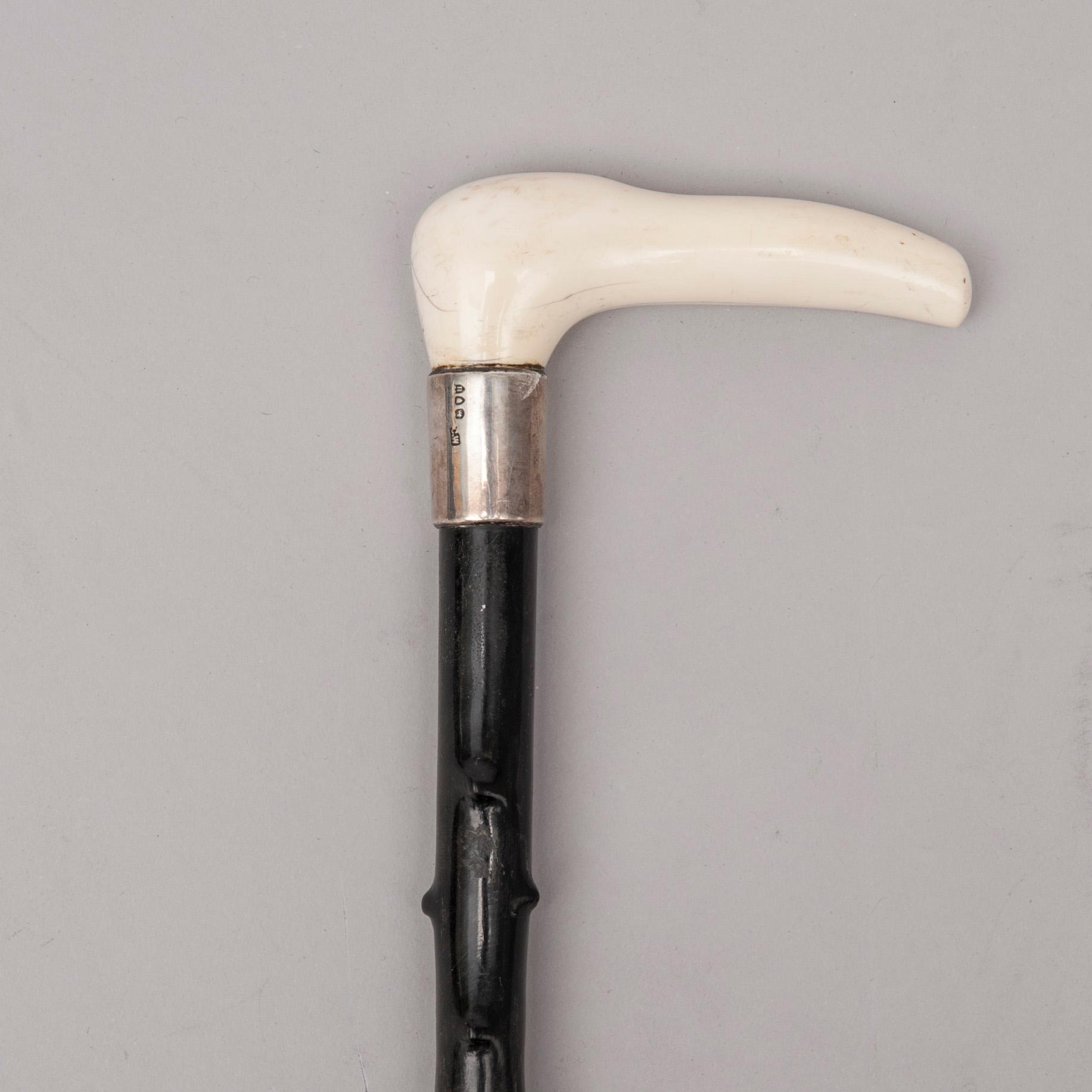 PROMENADKÄPP, trä, silver och ben, London, 1883.