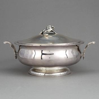 KAROTT med LOCK, silver, K Andersson, Stockholm, 1939. Vikt ca 885 gram.