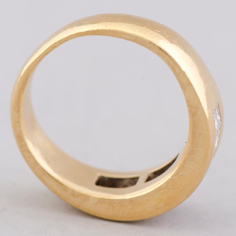 RING, princesslipade diamanter, 18K guld.