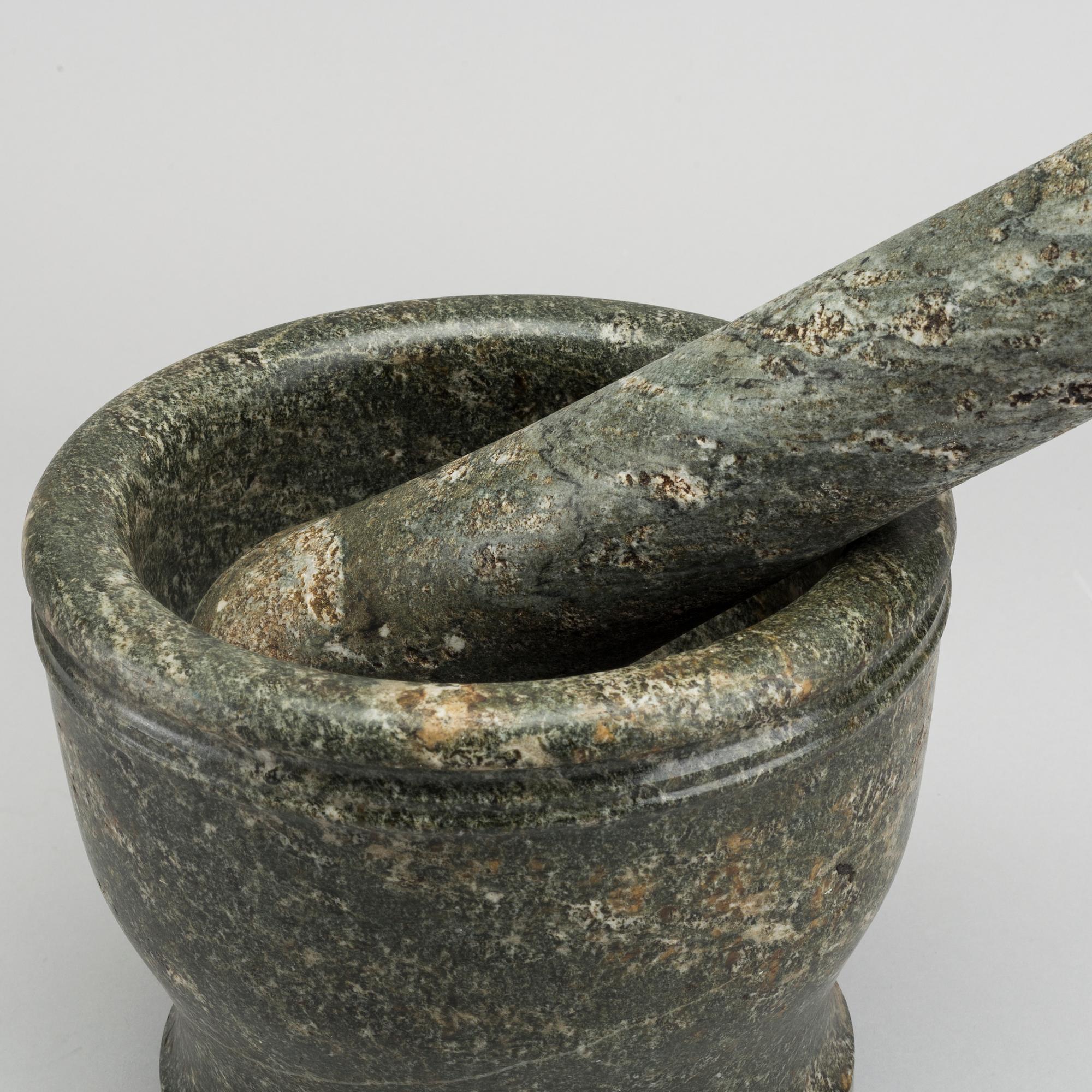 MORTEL MED STÖT, marmor.