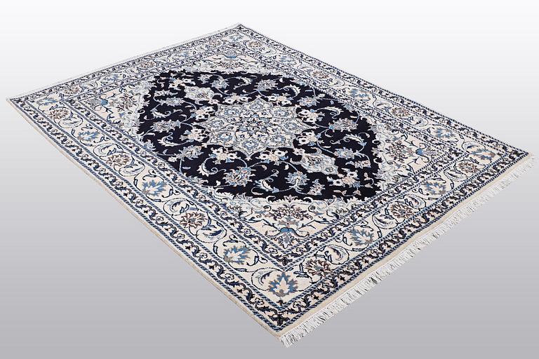 A rug, Nain, paret silk, sk 9 LAA, 204 x 152 cm.