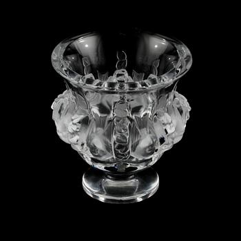 SKÅL PÅ FOT, glas, Lalique, Frankrike, 1900-talets andra hälft.