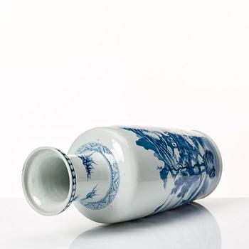 A blue and white roleau vase, late Qing dynasty, 19th Century.