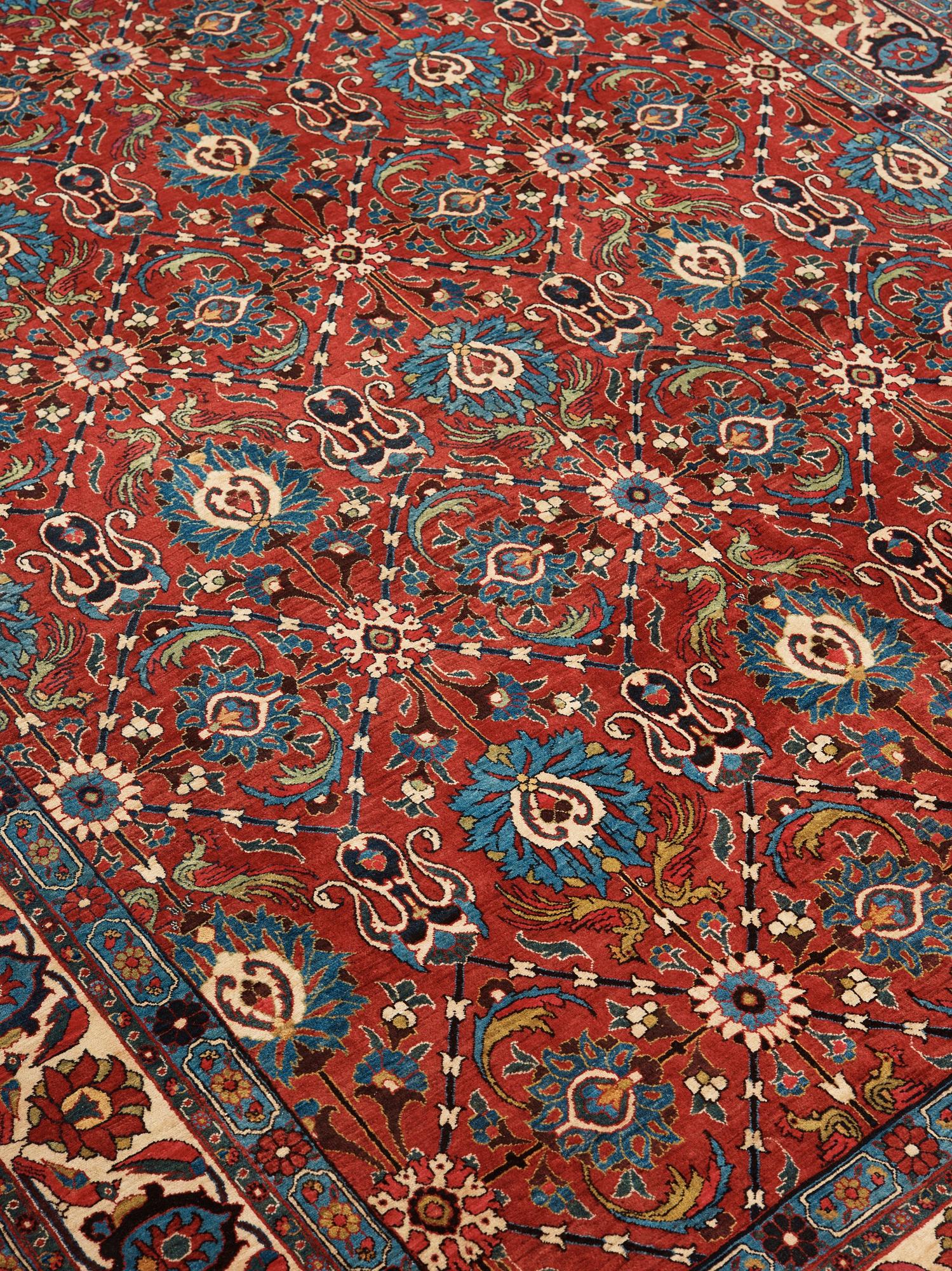 A CARPET. A semi-antique Veramin probobly. 303-311 x 208,5 cm.