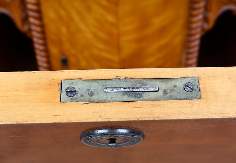 CHIFFONJÉ, 1800-talets mitt.