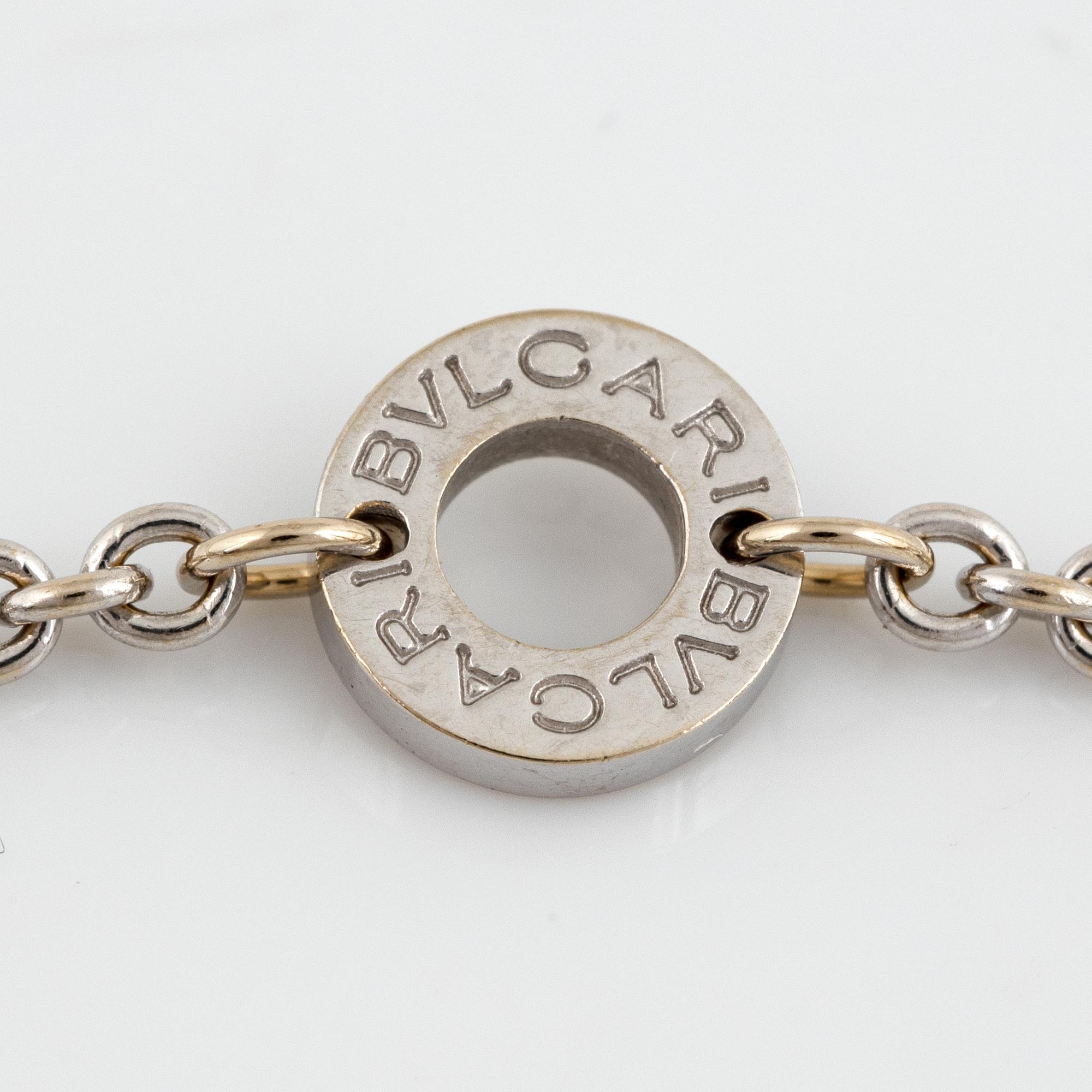 A Bulgari "Parentesi" pendant with a chain.