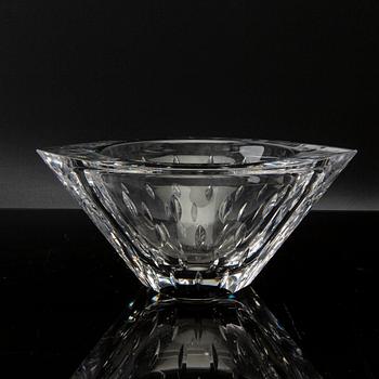 JAN JOHANSSON, two signed Orrefors glass bowls. Models. 21th century.