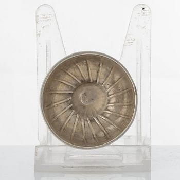 Tumlare, silver, otydliga stämplar, sannolikt Moskva 1750-tal.