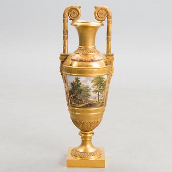 URNA, porslin och brons, Ryssland 1800-talets första hälft.