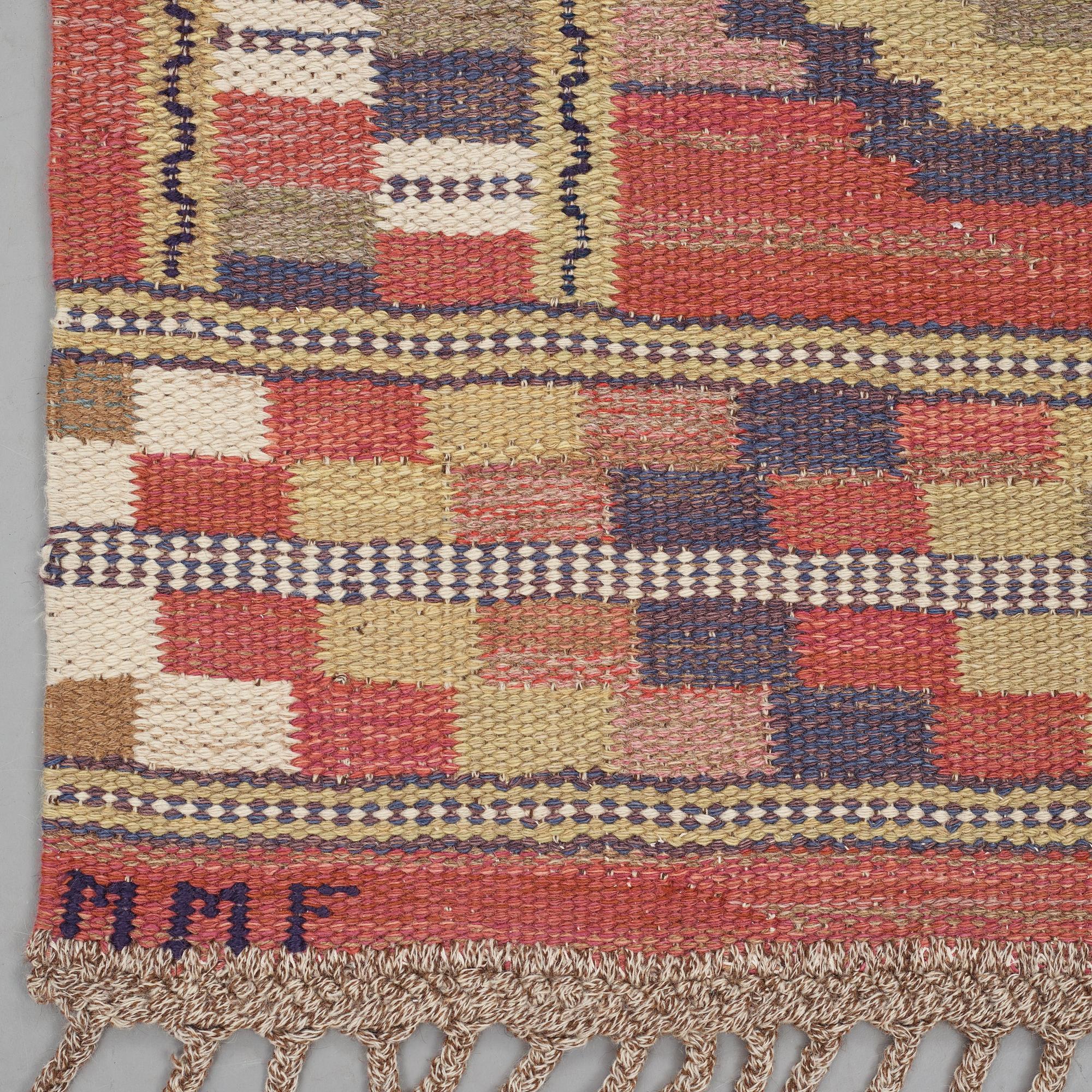 Märta Måås-Fjetterström, Matta, "Röda åttan", rölakan, ca 295 x 199,5-202 cm, signerad MMF.