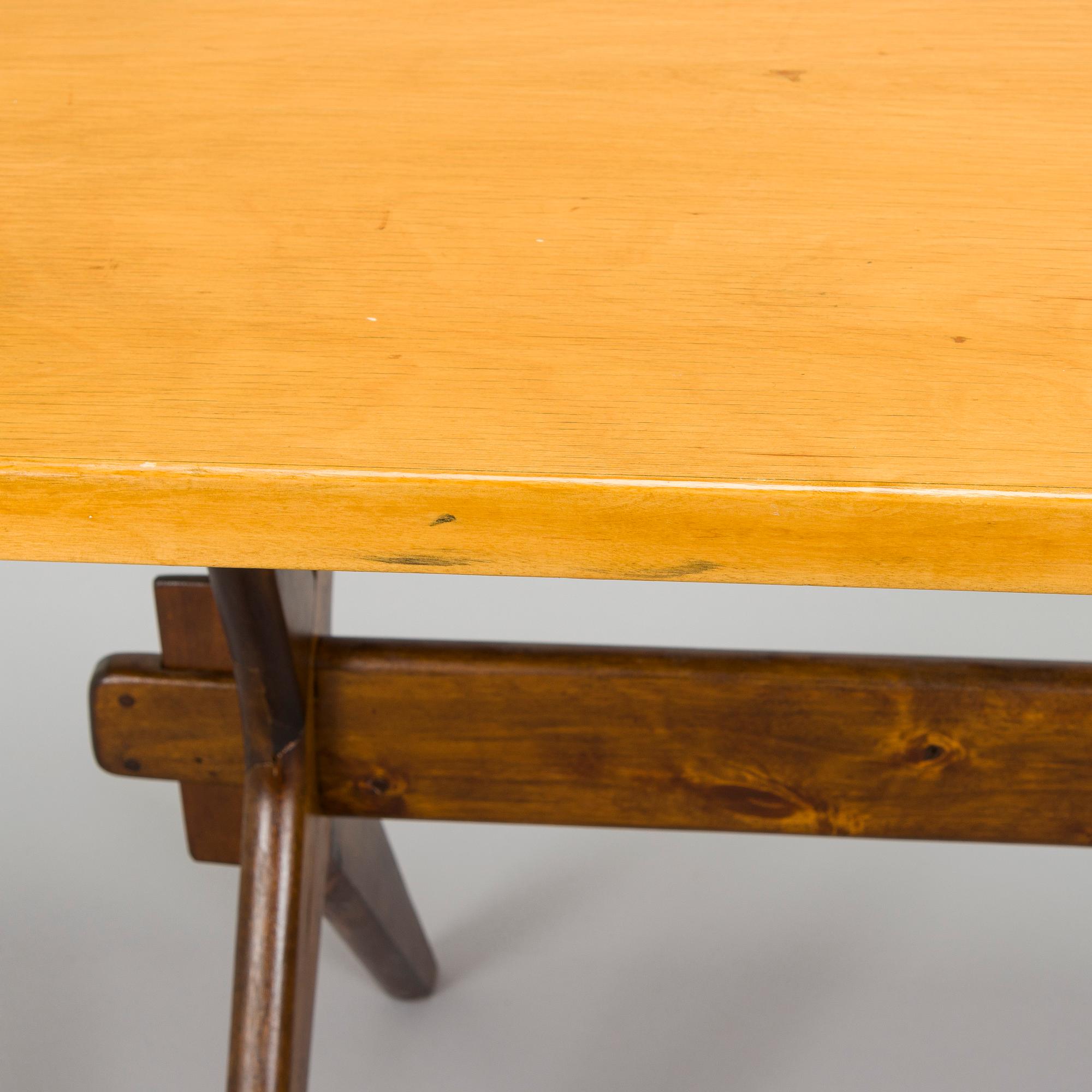 Ilmari Tapiovaara, 1940s X-legged table for Keravan Puuteollisuus, Finland.