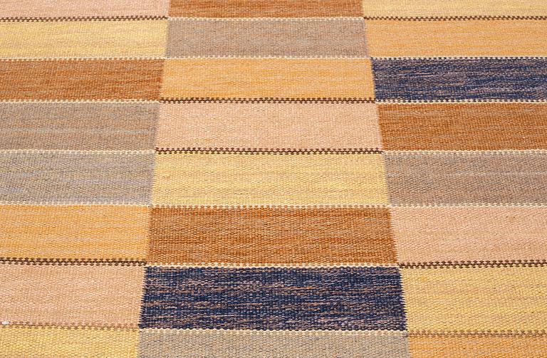 Märta Måås-Fjetterström, matta, "Nöthåret", rölakan, ca 197,5 x 118-119 cm, signerad MMF.