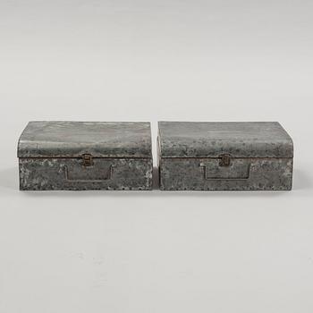 A set of 14 pcs metal boxes.