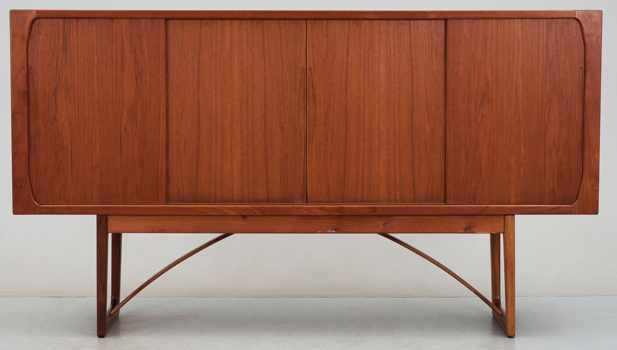 SIDEBOARD, 1900-talets mitt.