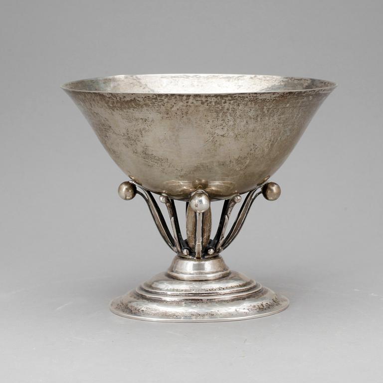 SKÅL, silver, design nr 6, Georg Jensen, Danmark, 1919. Vikt ca 355g.