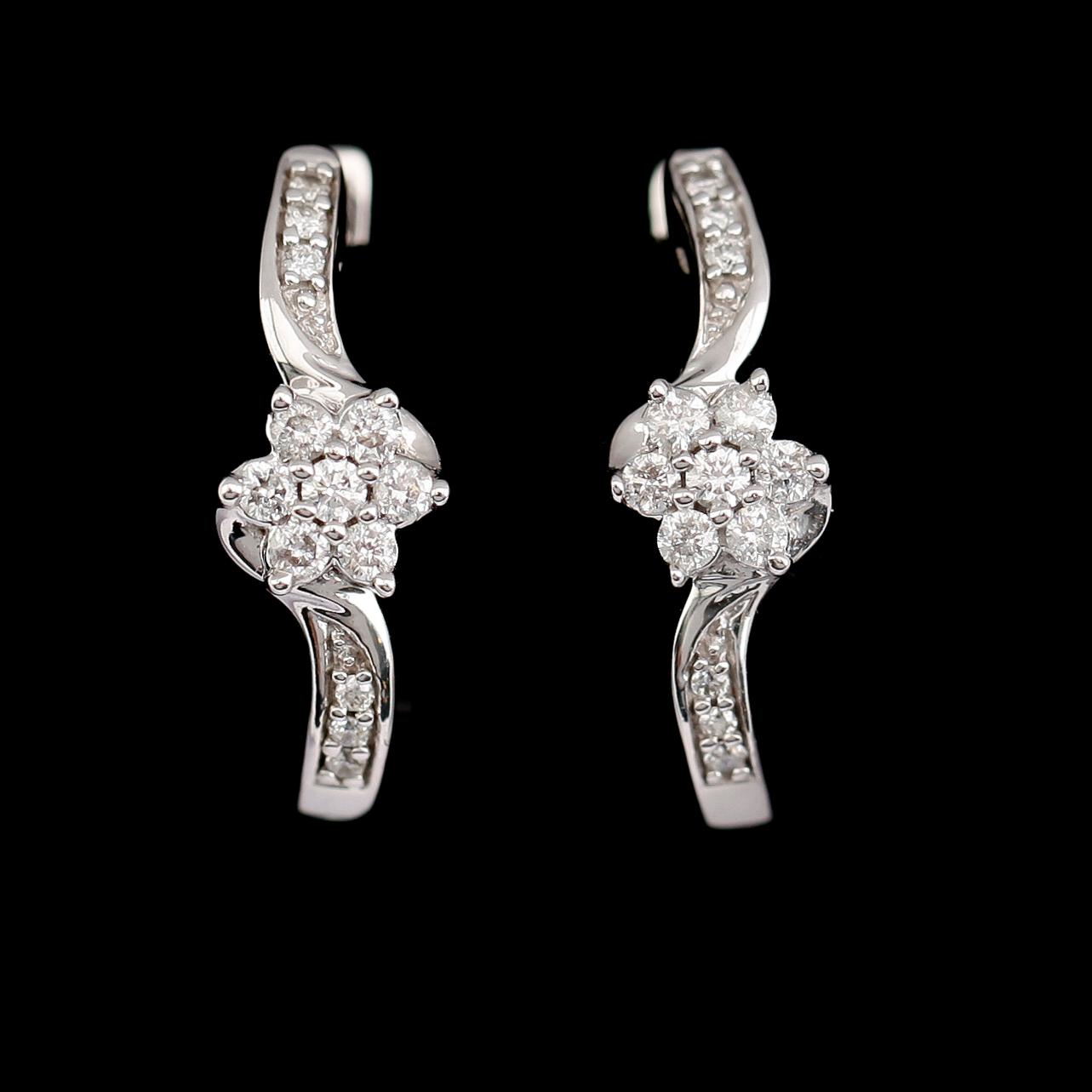 ÖRHÄNGEN, 10 k vitguld, briljantslipade diamanter tot ca 0.25 ct.