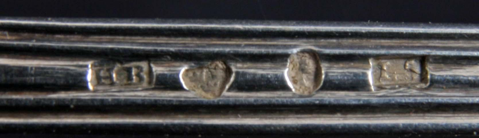 TESILAR OCH SÅSSLEV, 2+1. Silver, 1800-tal. "Engelsk snäck " o "Gammal fransk".