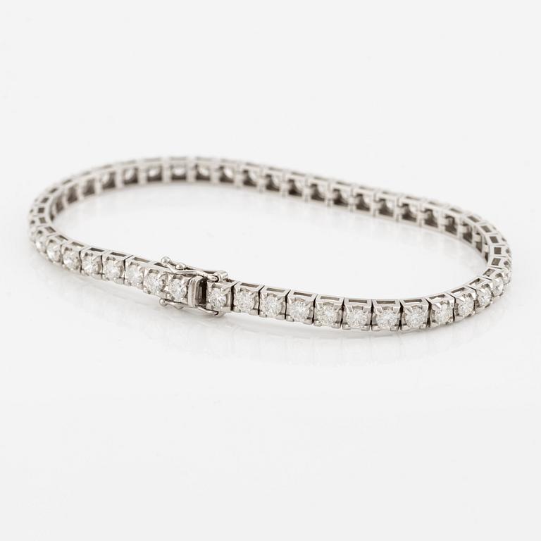 Tennis bracelet with brilliant-cut diamonds, including HRD report.