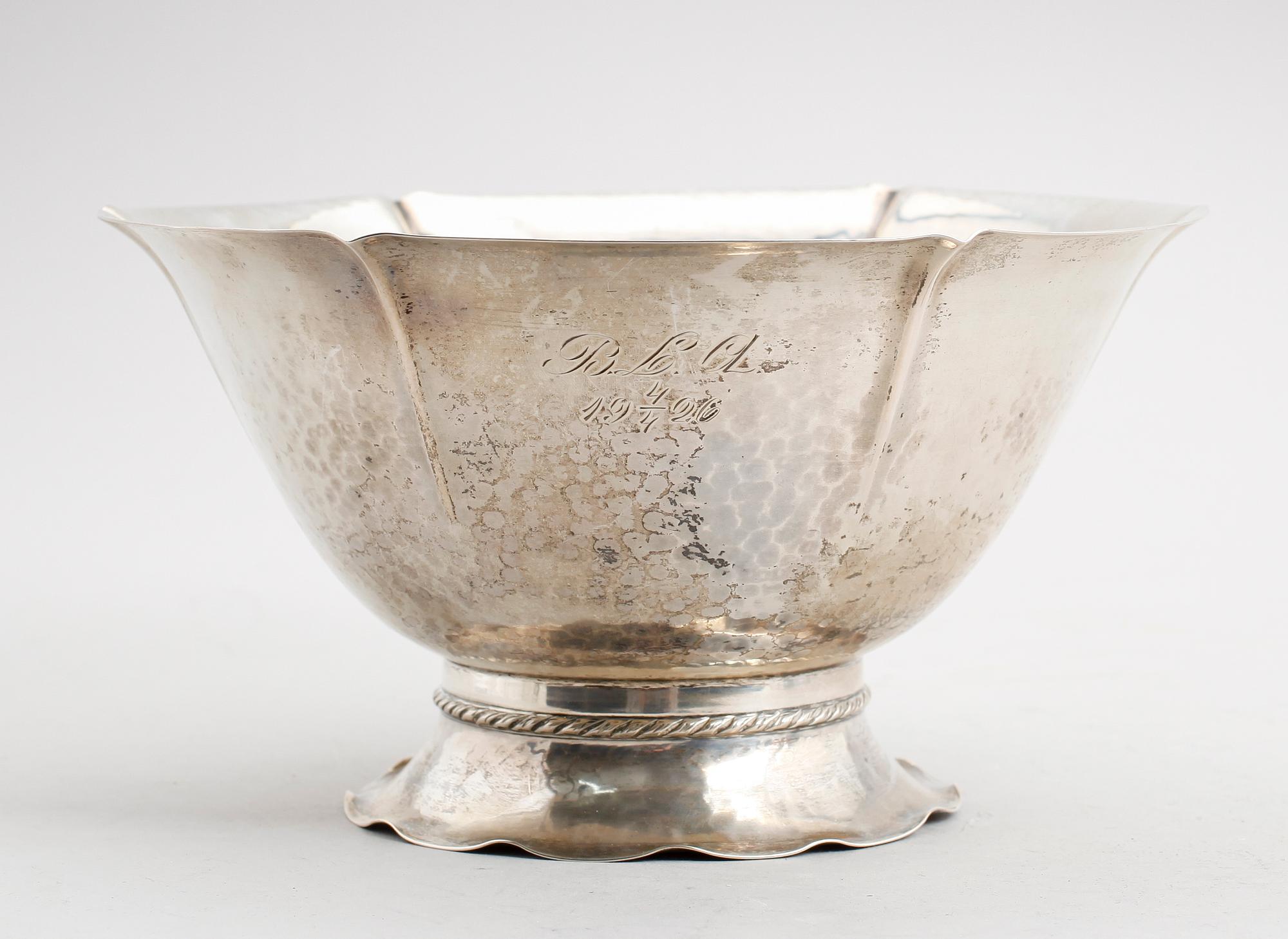 SKÅL, silver, K Andersson, Stockholm 1926. Vikt 300 gram.