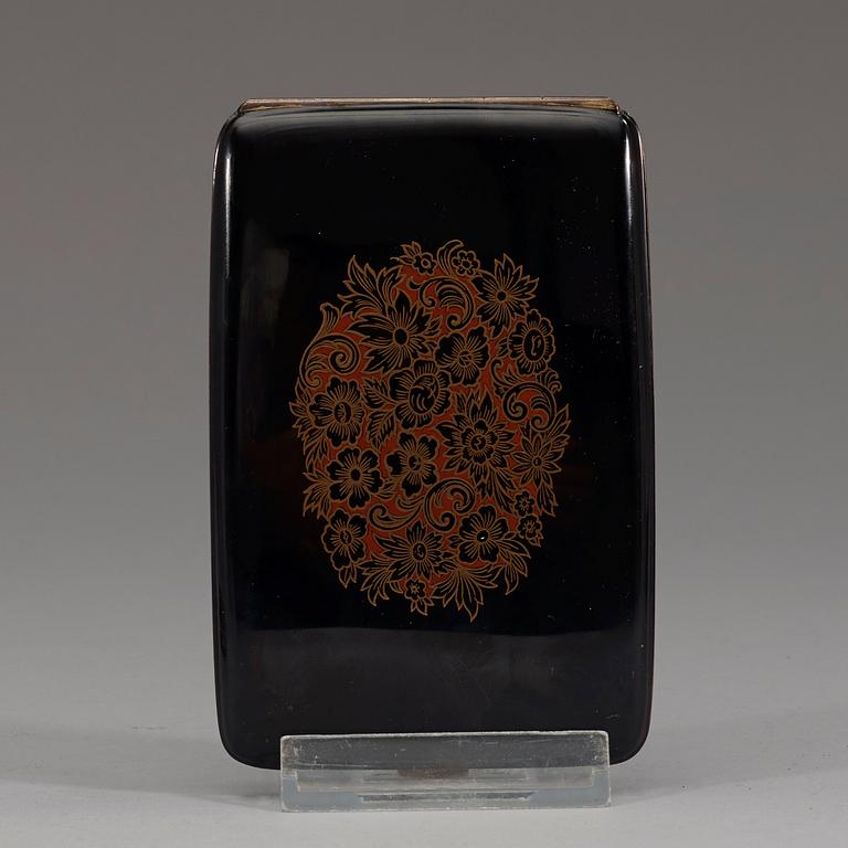 ETUIER, 4 stycken, silver och brons. Japan, 1900-tal.