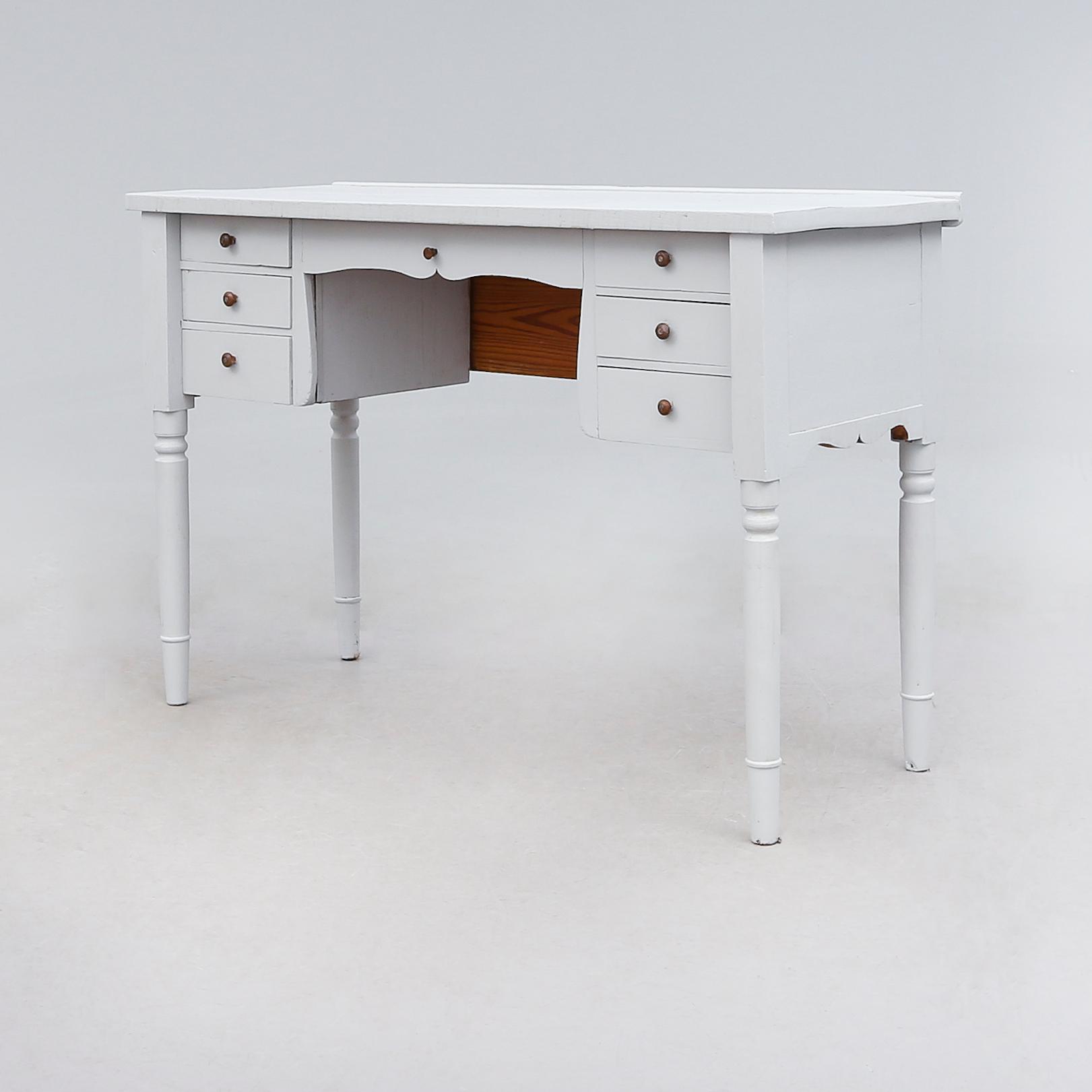 SKRIVBORD, 1800-talets andra hälft.