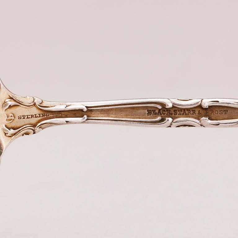 SKÅL, SERVERINGSSKED och SÅSSLEV, sterling silver, New York och Baltimore, USA 1900-talets första hälft.