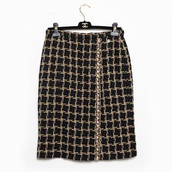 Chanel, a two-piece suit, after 2010, size Fr 38.